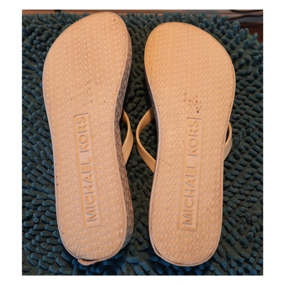 Michael Kors Beige Flip Flops - Picture 4 of 4